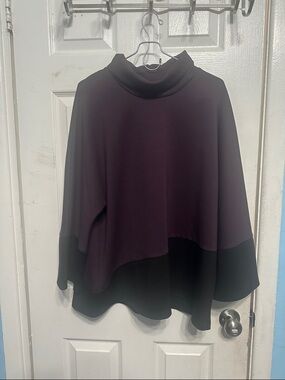 Women’s Two-Tone Mock Neck Tunic in Plum and Black